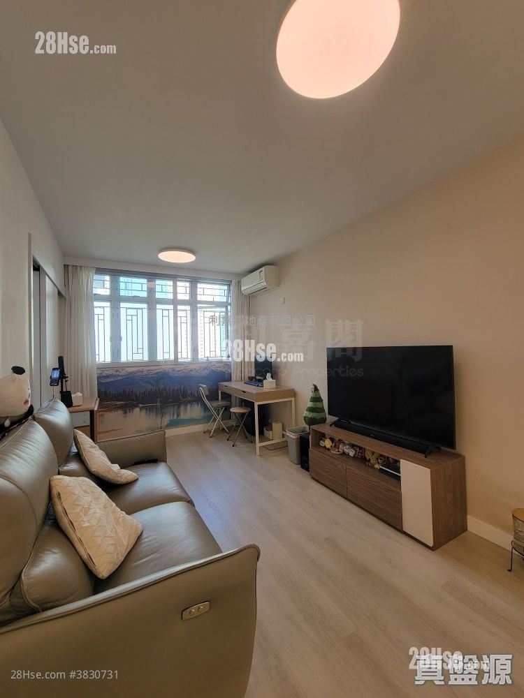 Hoi Lok Court Sell 2 Bedrooms , 1 Bathroom 394 ft²