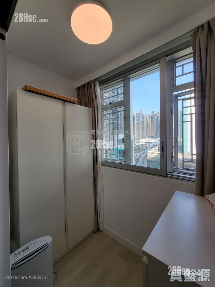 Hoi Lok Court Sell 2 Bedrooms , 1 Bathroom 394 ft²