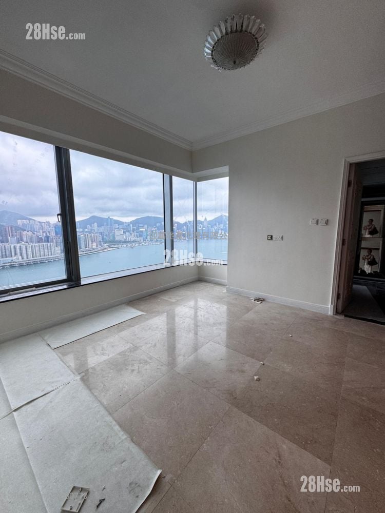 Harbourfront Landmark Sell 4 Bedrooms , 3 Bathrooms 1,963 ft²