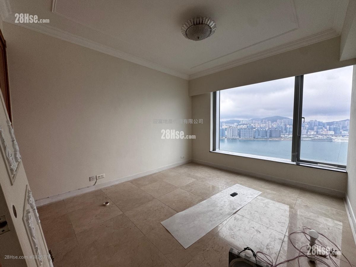 Harbourfront Landmark Sell 4 Bedrooms , 3 Bathrooms 1,963 ft²