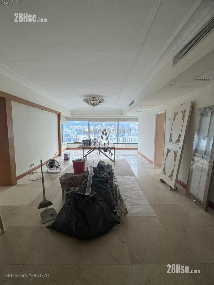 Harbourfront Landmark Sell 4 Bedrooms , 3 Bathrooms 1,963 ft²