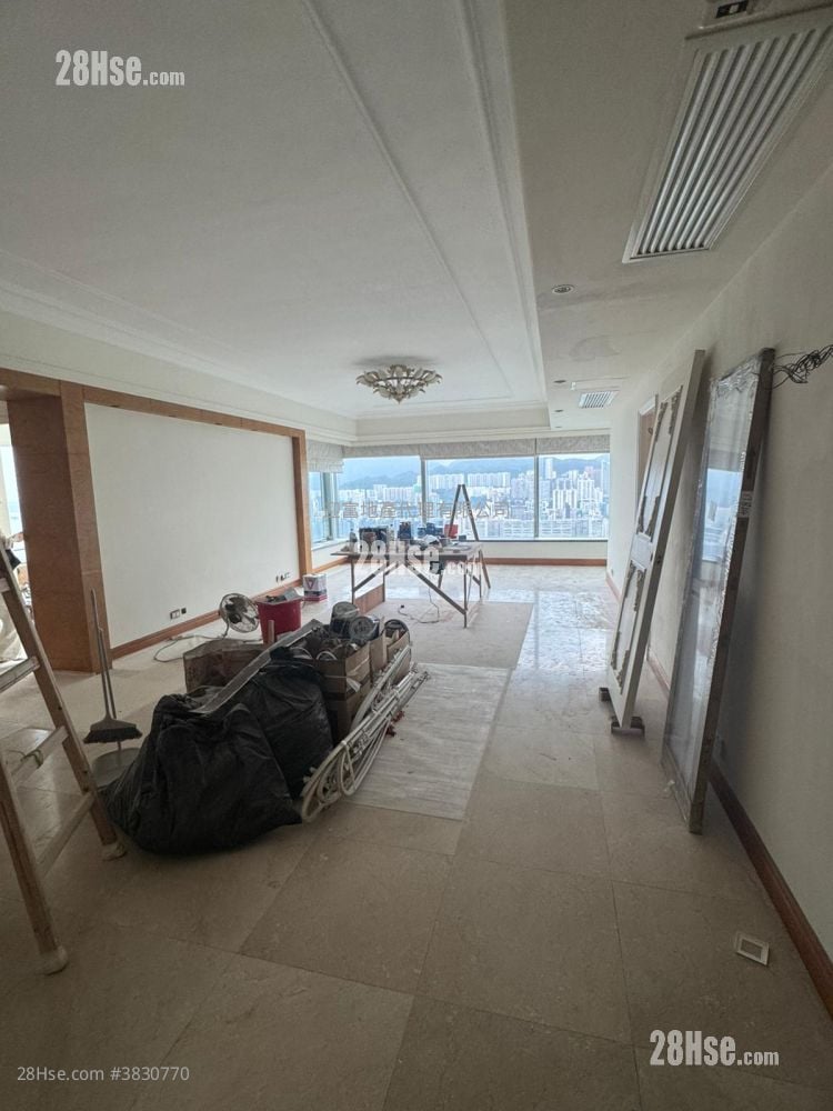 Harbourfront Landmark Sell 4 Bedrooms , 3 Bathrooms 1,963 ft²