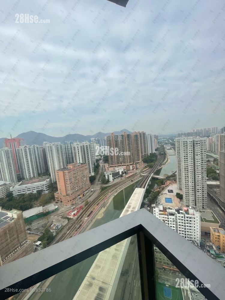 View: Century Gateway Sell 2 Bedrooms 474 ft²