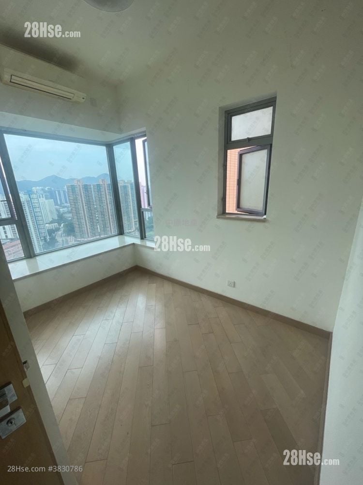 master room: Century Gateway Sell 2 Bedrooms 474 ft²