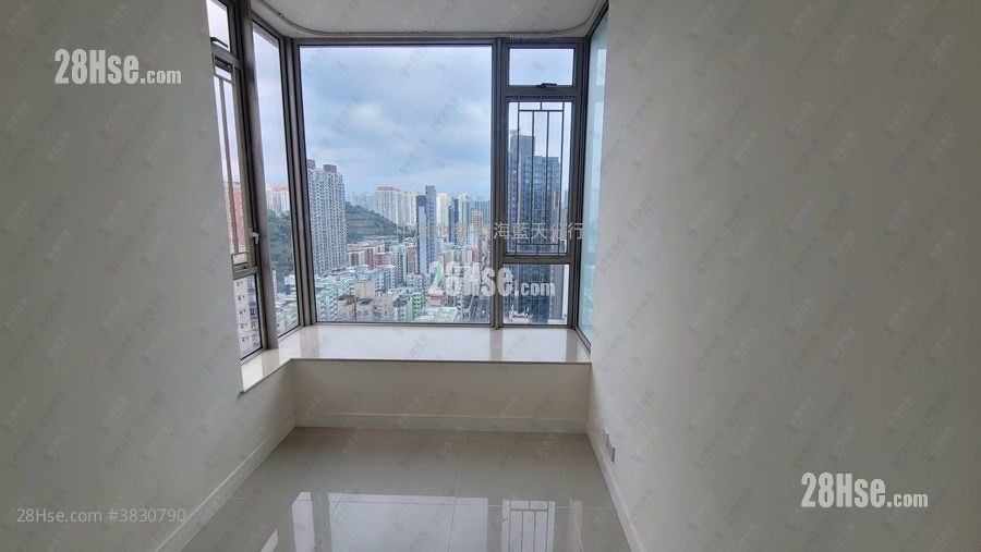 One Madison Sell 2 Bedrooms , 1 Bathroom 498 ft²