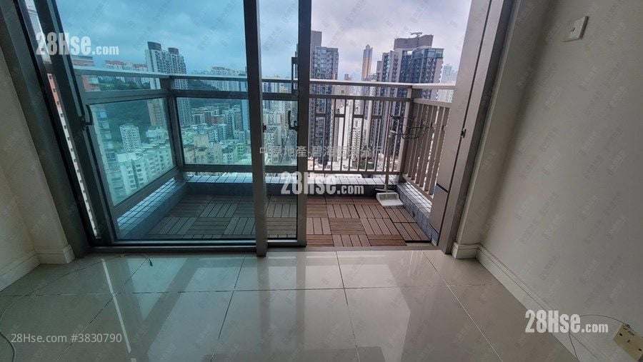One Madison Sell 2 Bedrooms , 1 Bathroom 498 ft²