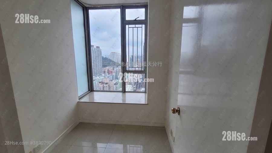 One Madison Sell 2 Bedrooms , 1 Bathroom 498 ft²