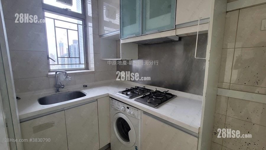 One Madison Sell 2 Bedrooms , 1 Bathroom 498 ft²