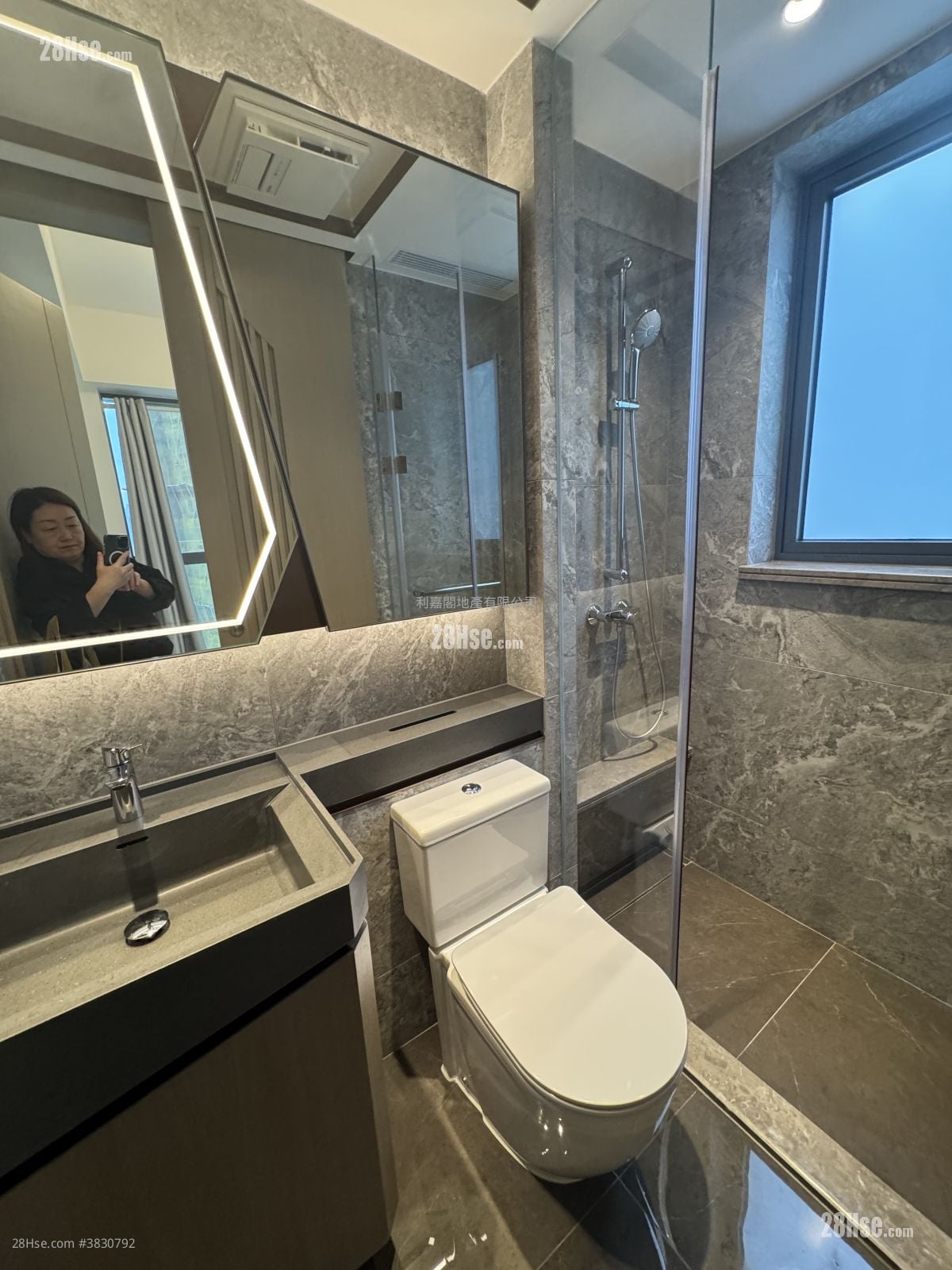 Twin Victoria Rental 1 Bedroom , 1 Bathroom 301 ft²