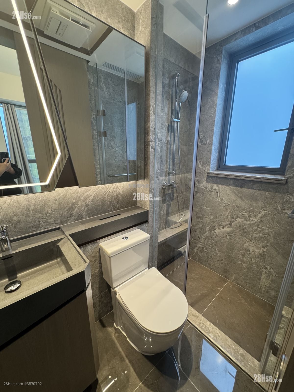 Twin Victoria Rental 1 Bedroom , 1 Bathroom 301 ft²