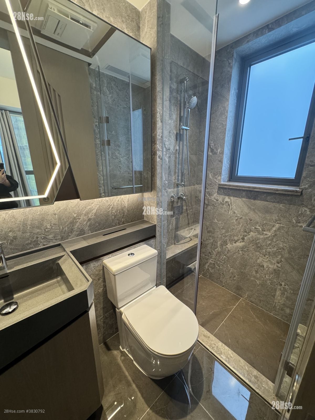 Twin Victoria Rental 1 Bedroom , 1 Bathroom 301 ft²