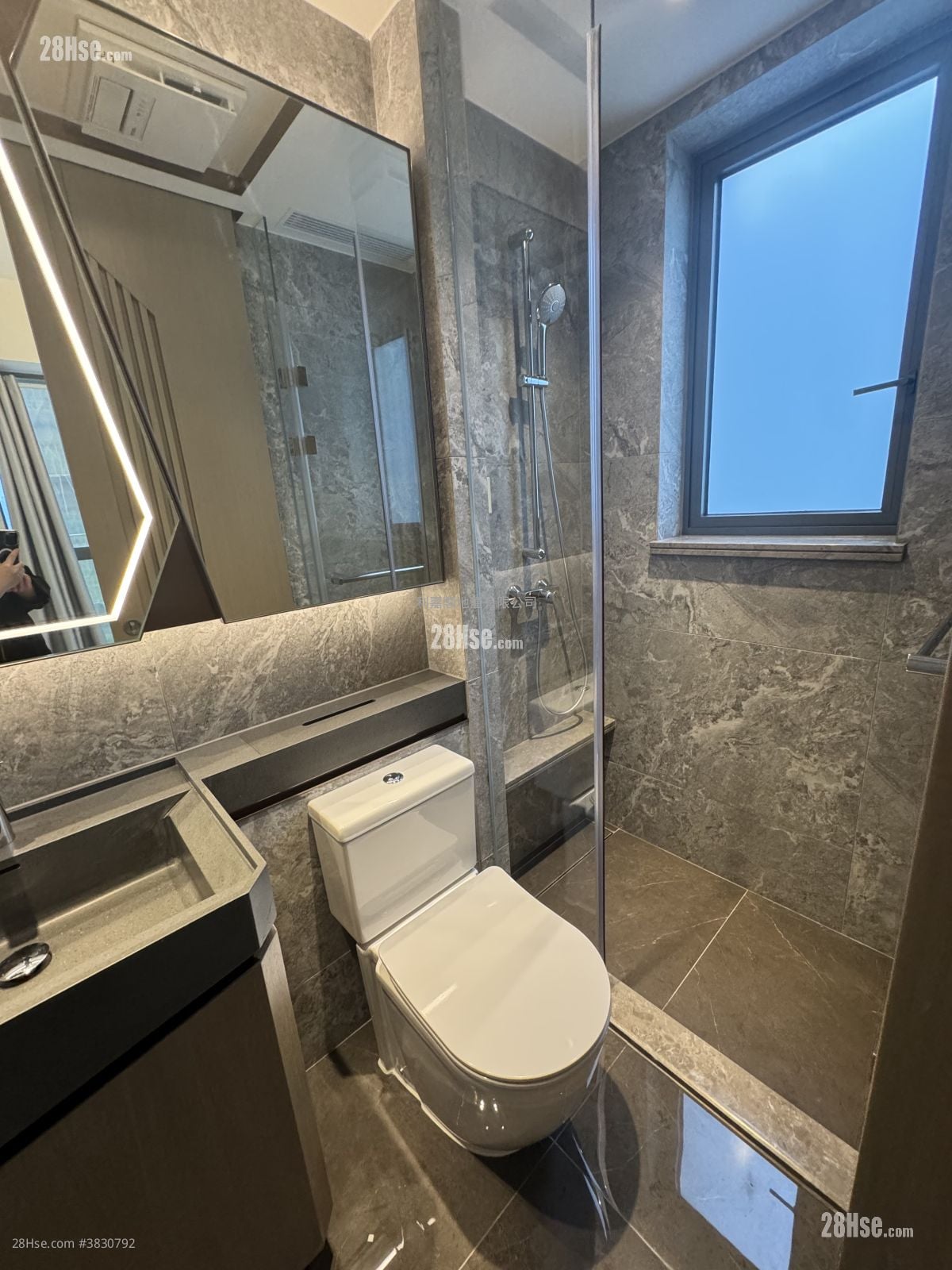 Twin Victoria Rental 1 Bedroom , 1 Bathroom 301 ft²