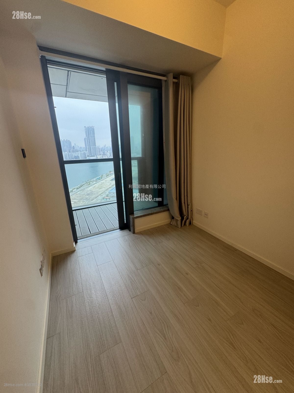 Twin Victoria Rental 1 Bedroom , 1 Bathroom 301 ft²