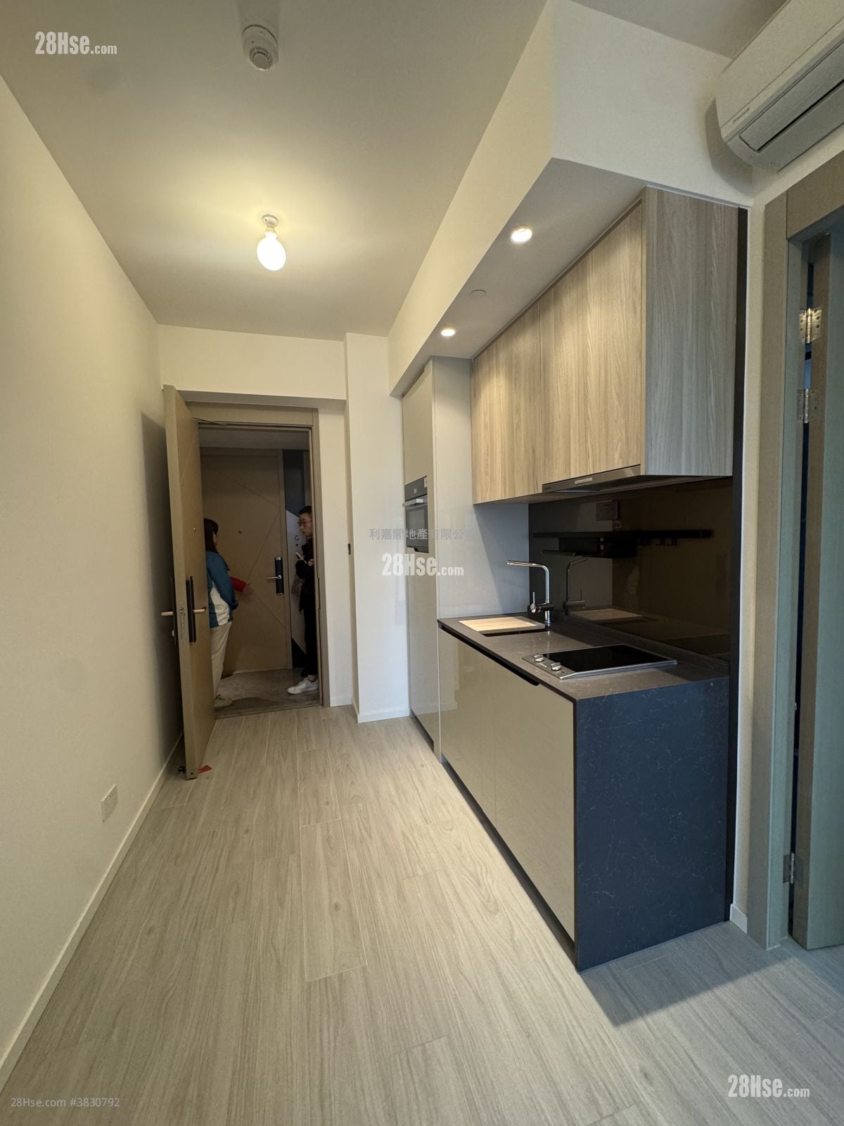 Twin Victoria Rental 1 Bedroom , 1 Bathroom 301 ft²
