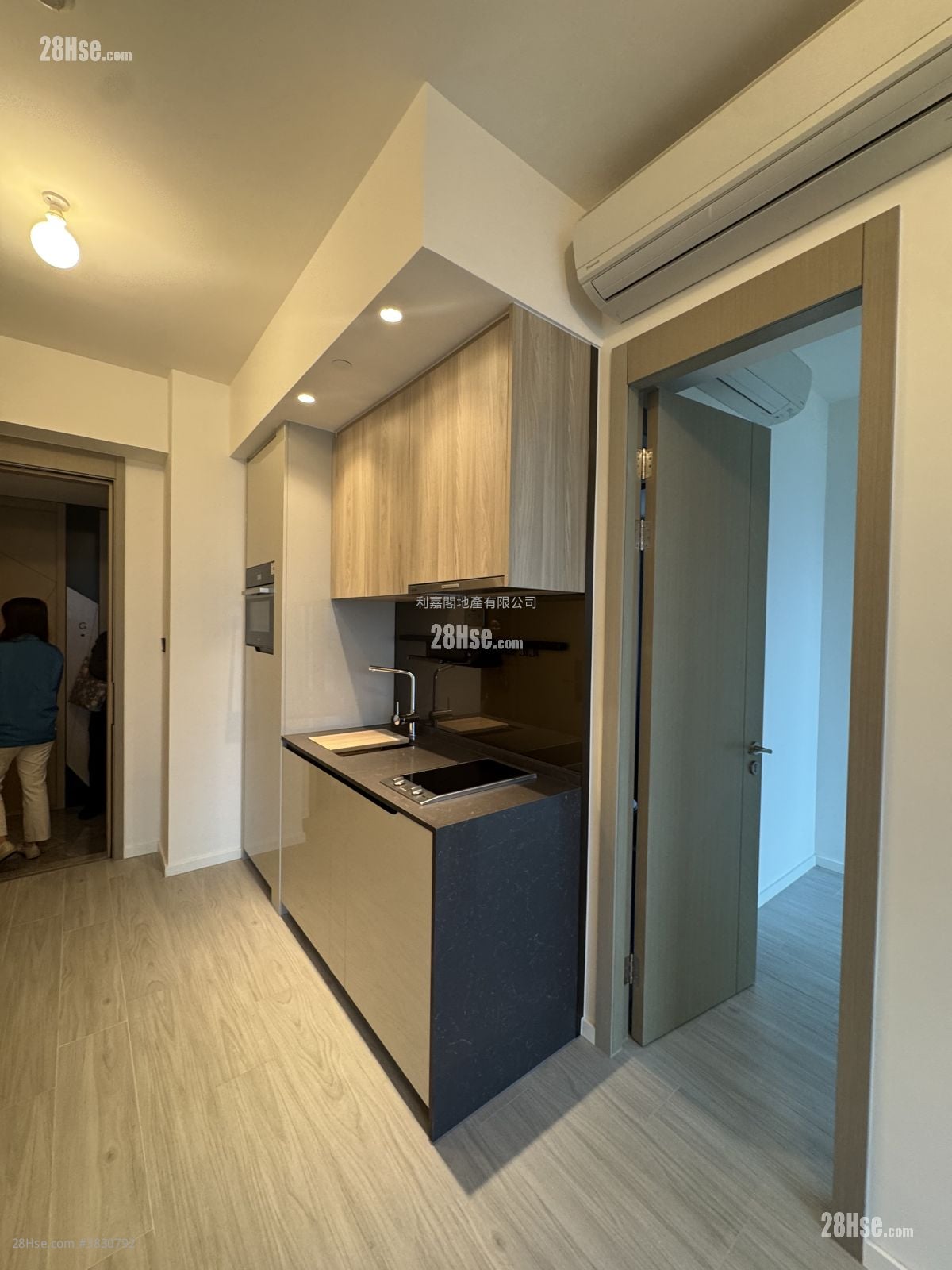 Twin Victoria Rental 1 Bedroom , 1 Bathroom 301 ft²