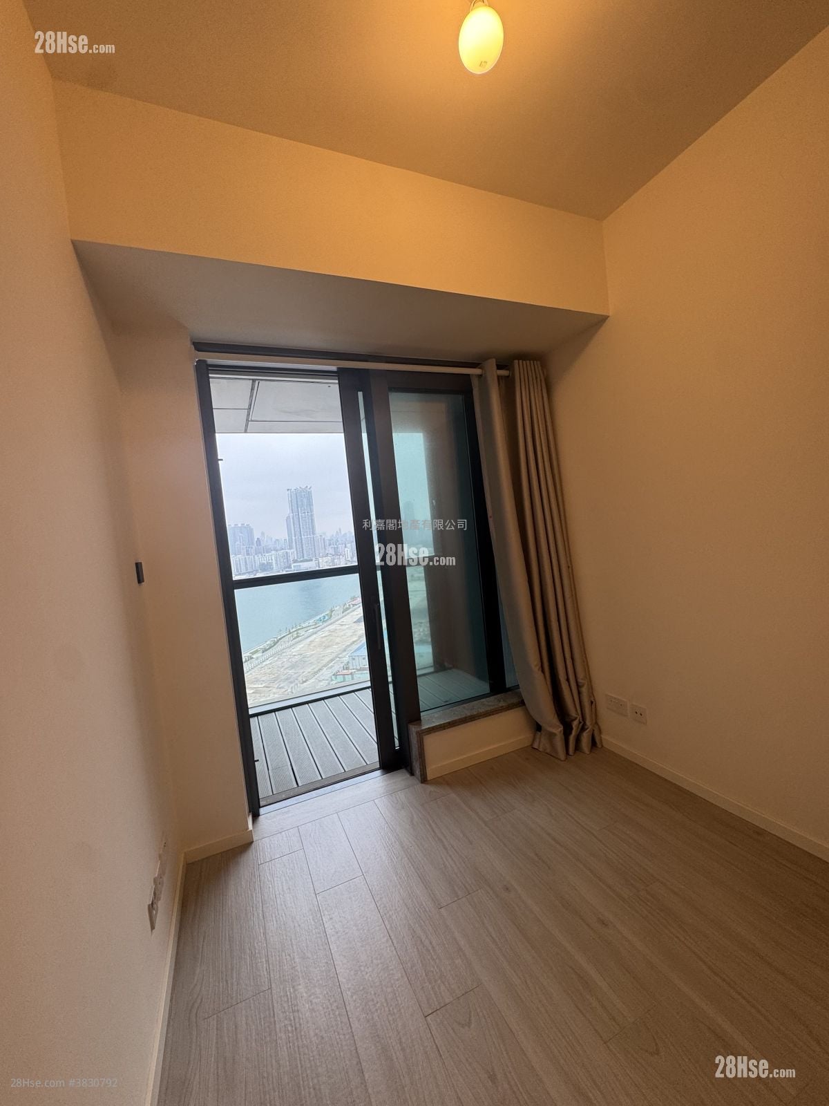 Twin Victoria Rental 1 Bedroom , 1 Bathroom 301 ft²