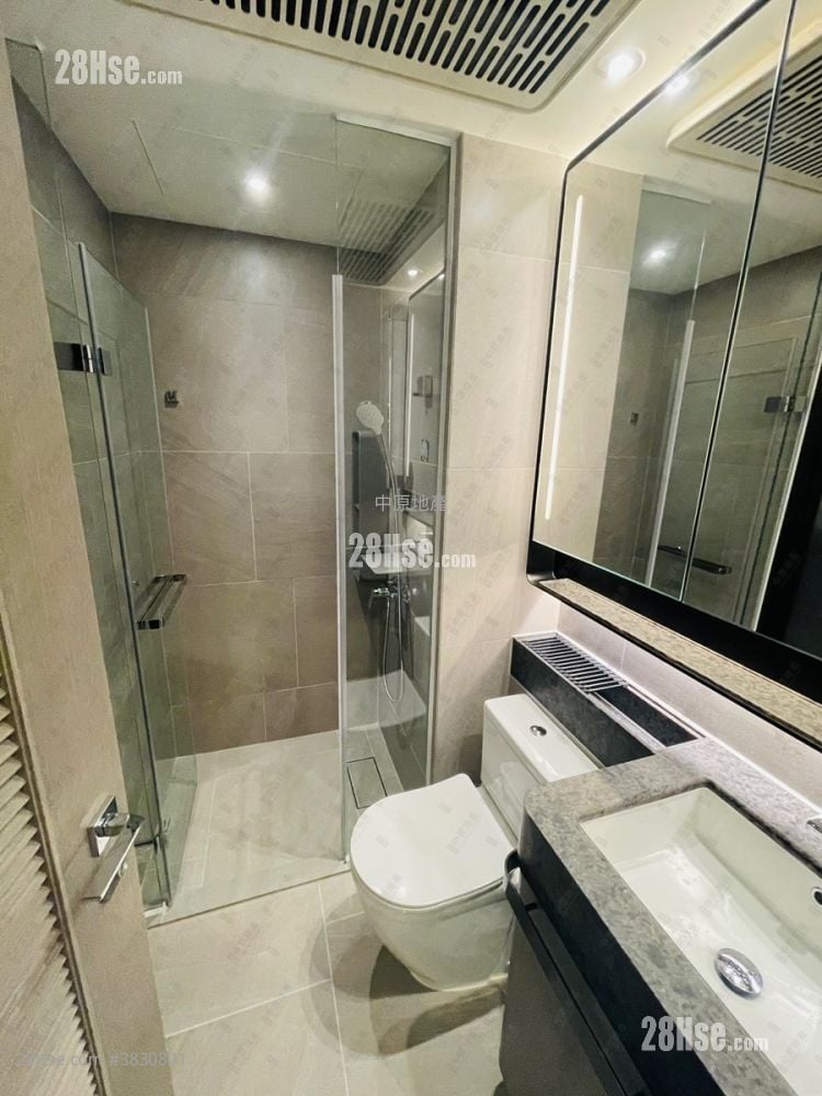 bathroom: Novo Land Sell 1 Bedroom 298 ft²