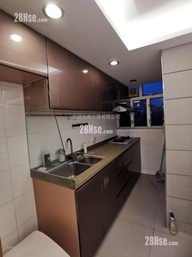 May Shing Court Sell 2 Bedrooms , 1 Bathroom
