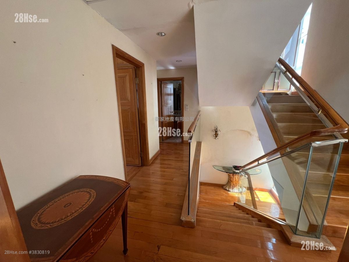 Sunshine Villa Sell 3 Bedrooms , 3 Bathrooms 1,690 ft²