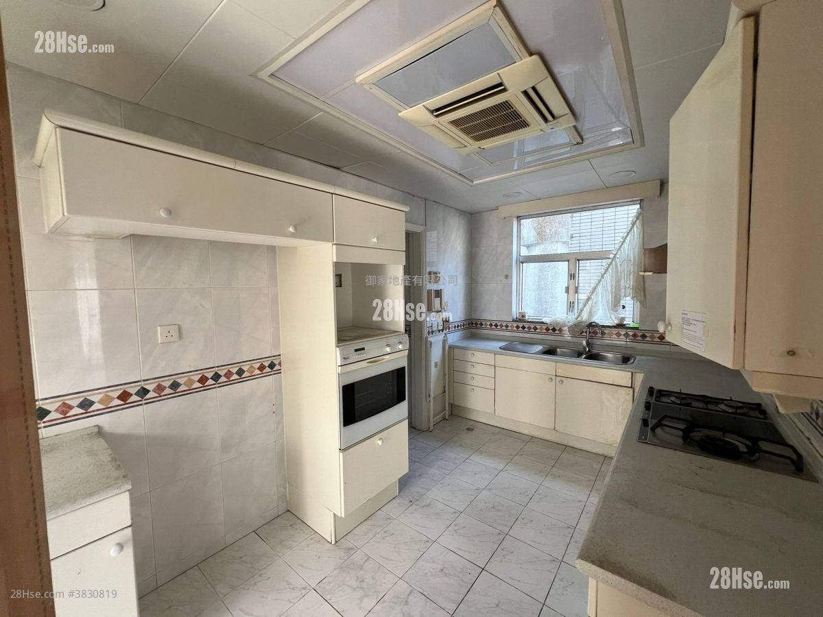 Sunshine Villa Sell 3 Bedrooms , 3 Bathrooms 1,690 ft²