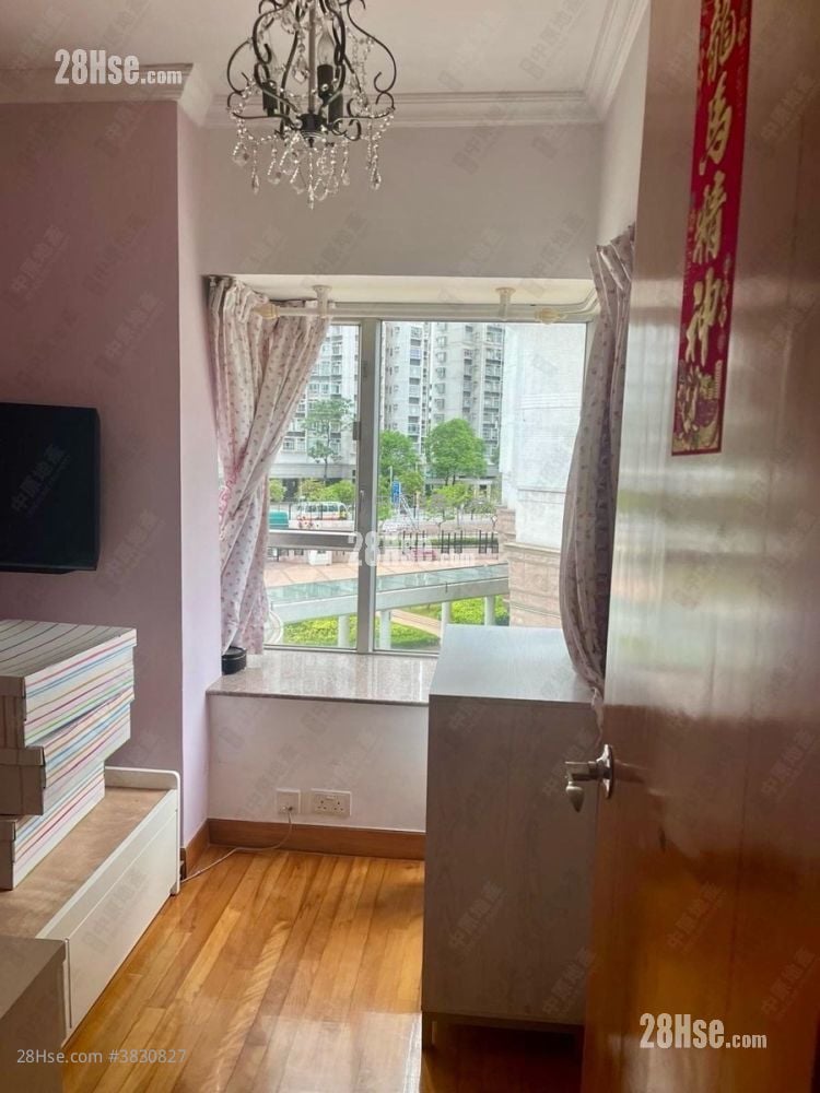 Kingswood Villas Sell 3 Bedrooms , 1 Bathroom 544 ft²