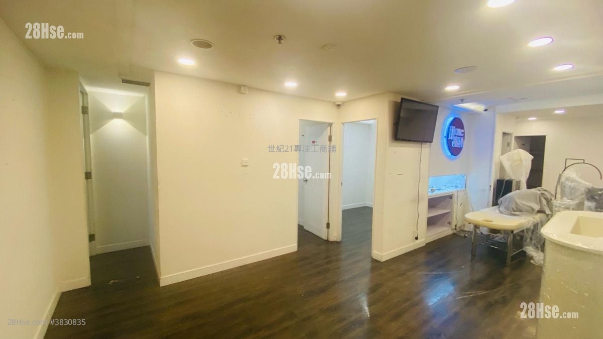 Fee Tat Commercial Centre Rental 5+ Bedrooms , 2 Toilets