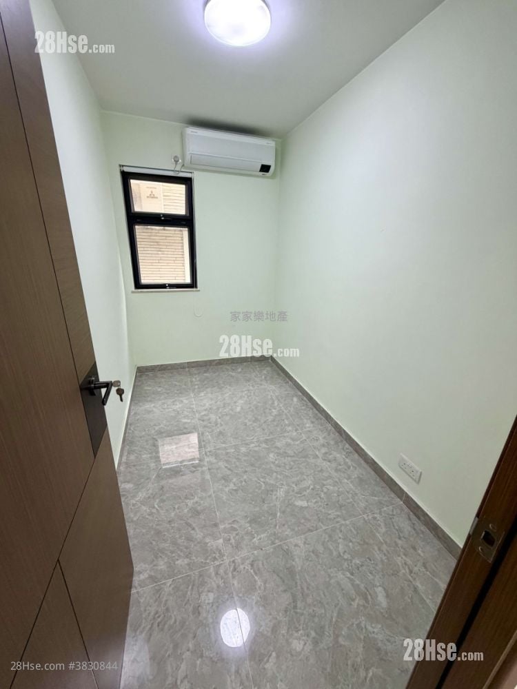 Village Rental 3 Bedrooms , 1 Bathroom 700 ft²