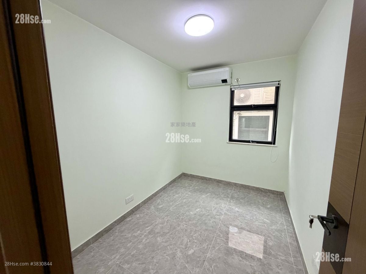 Village Rental 3 Bedrooms , 1 Bathroom 700 ft²