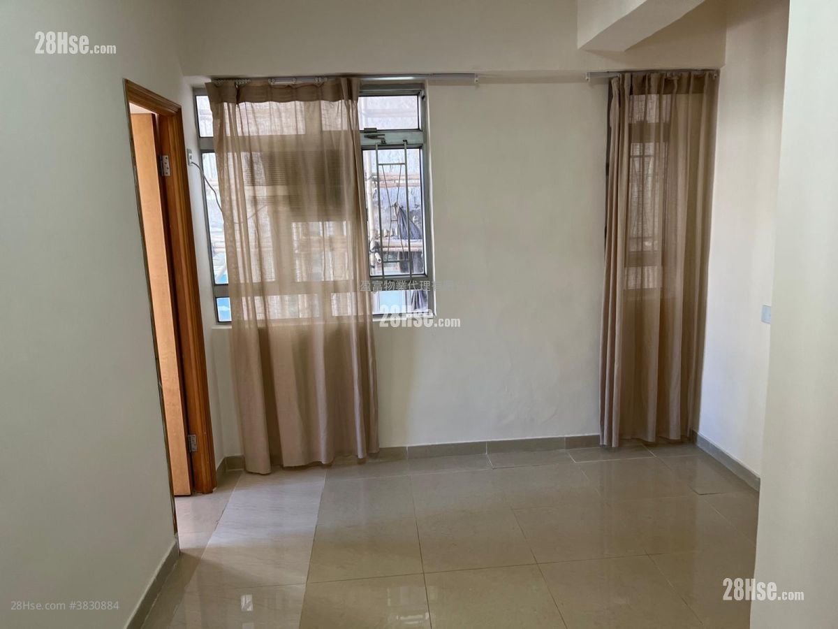 Hong Ning Building Sell 2 Bedrooms , 1 Bathroom 330 ft²