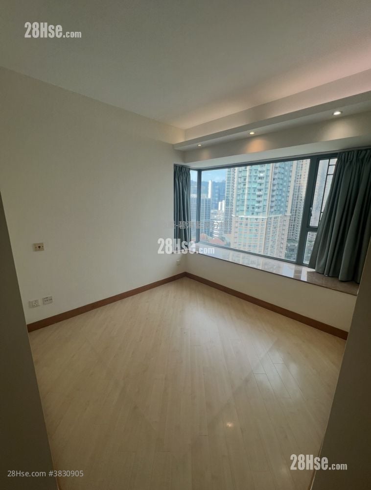 Aquamarine Sell 3 Bedrooms , 1 Bathroom 588 ft²