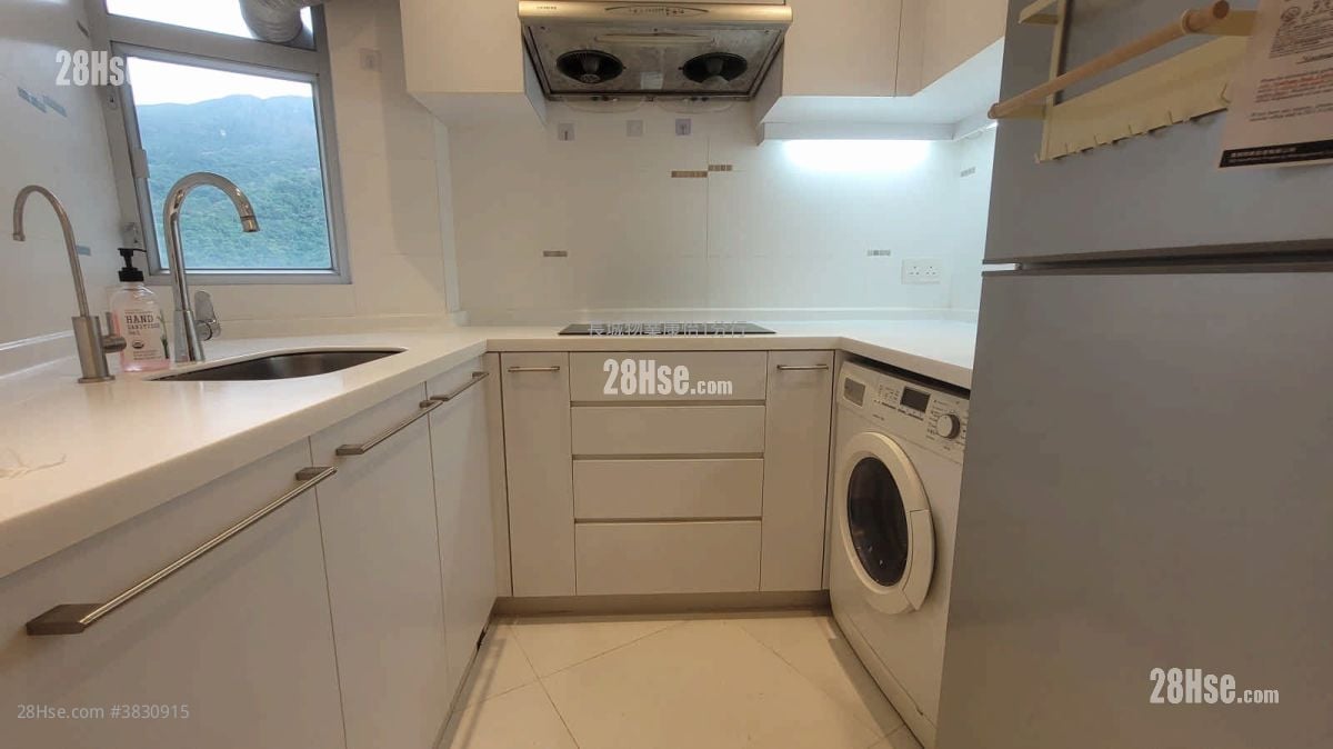Mount Parker Lodge Sell 2 Bedrooms , 1 Bathroom 445 ft²
