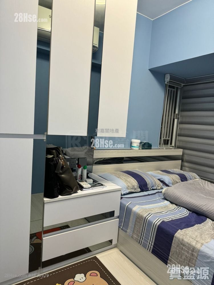 Oxford Heights Sell 2 Bedrooms , 1 Bathroom 438 ft²
