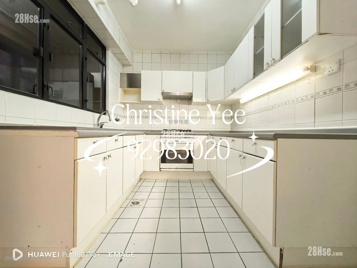 The Broadville Rental 3 Bedrooms , 2 Bathrooms 1,180 ft²