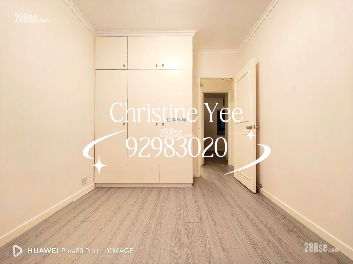 The Broadville Rental 3 Bedrooms , 2 Bathrooms 1,180 ft²