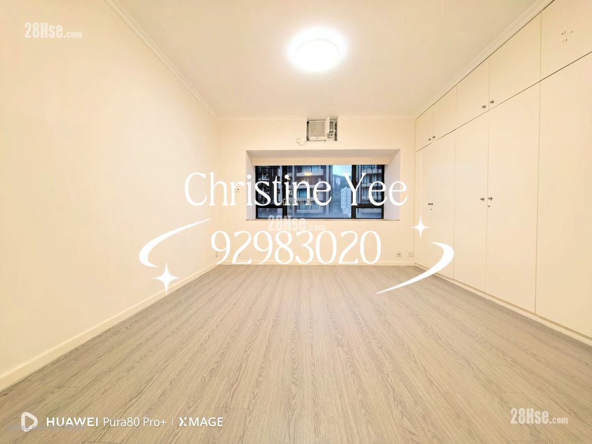The Broadville Rental 3 Bedrooms , 2 Bathrooms 1,180 ft²