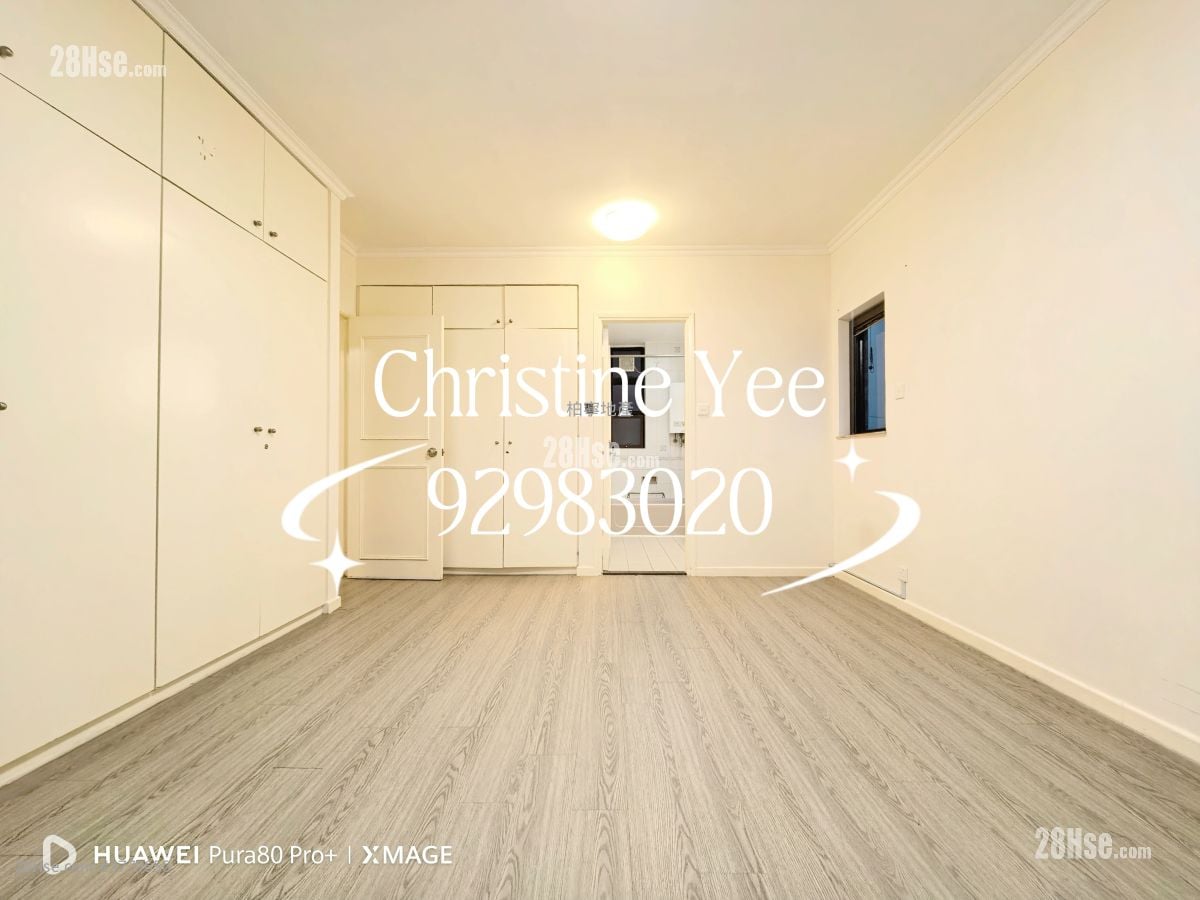 The Broadville Rental 3 Bedrooms , 2 Bathrooms 1,180 ft²