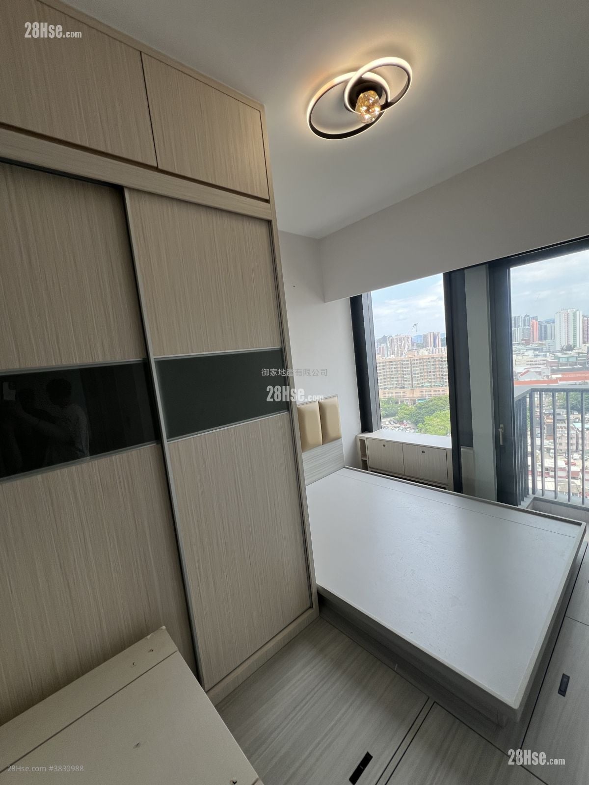 Atrium House Sell 2 Bedrooms , 1 Bathroom 434 ft²