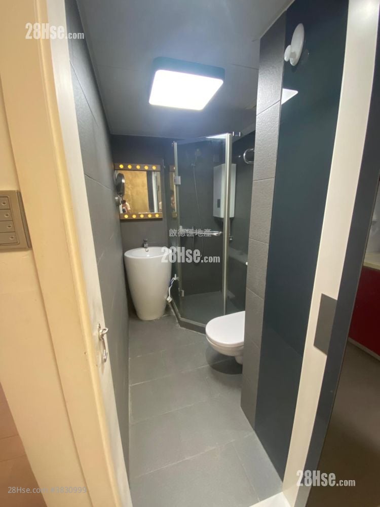 Fung Tak Estate Rental 1 Bedroom , 1 Bathroom 385 ft²