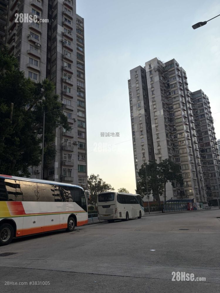 豪景花园 售盘 3 房 , 2 浴室 715 平方尺