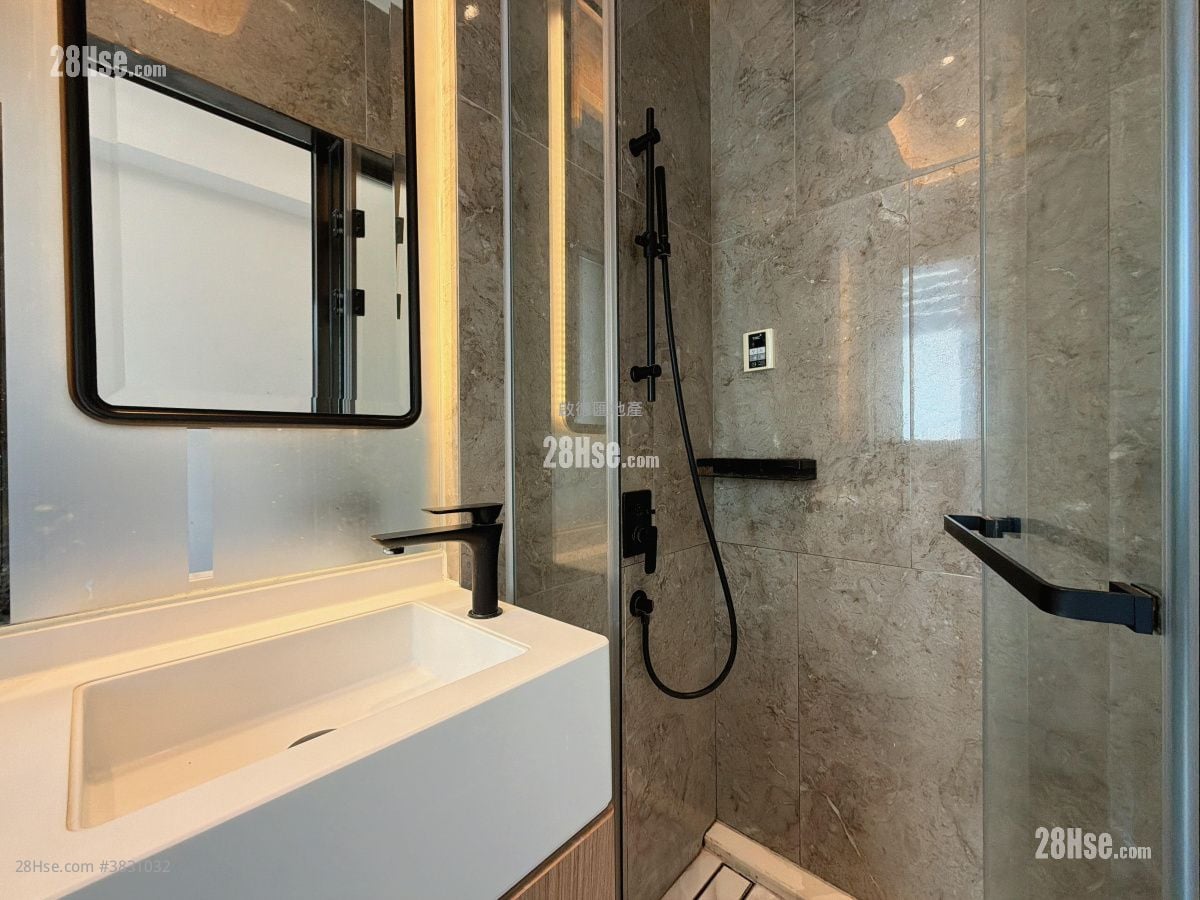 The Vantage Rental 1 Bathroom 218 ft²
