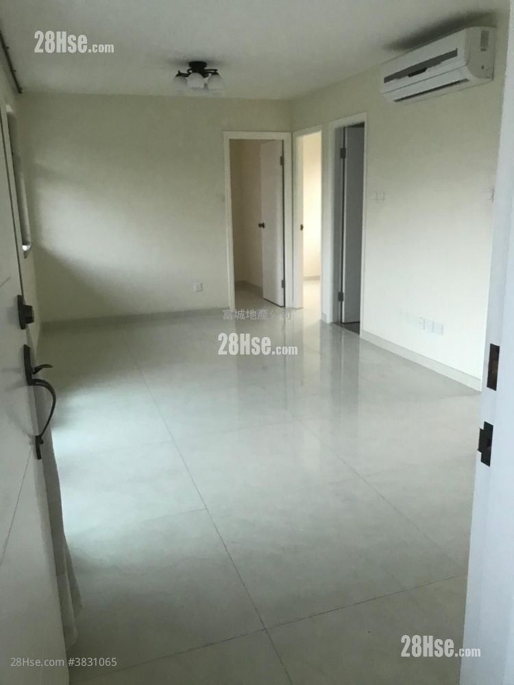 Village Rental 3 Bedrooms , 1 Bathroom 630 ft²