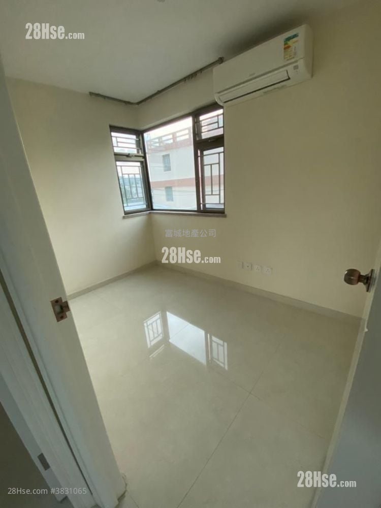 Village Rental 3 Bedrooms , 1 Bathroom 630 ft²