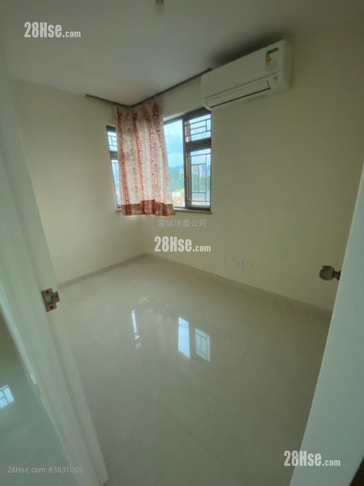 Village Rental 3 Bedrooms , 1 Bathroom 630 ft²