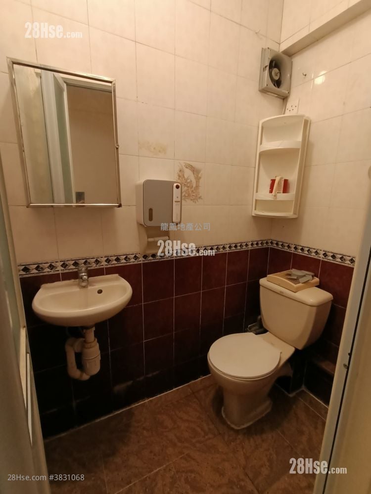 Bedford Mansion Rental 3 Bedrooms , 1 Bathroom 376 ft²