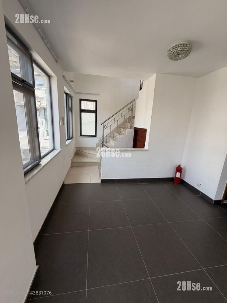 Village Sell 3 Bedrooms , 1 Bathroom 700 ft²
