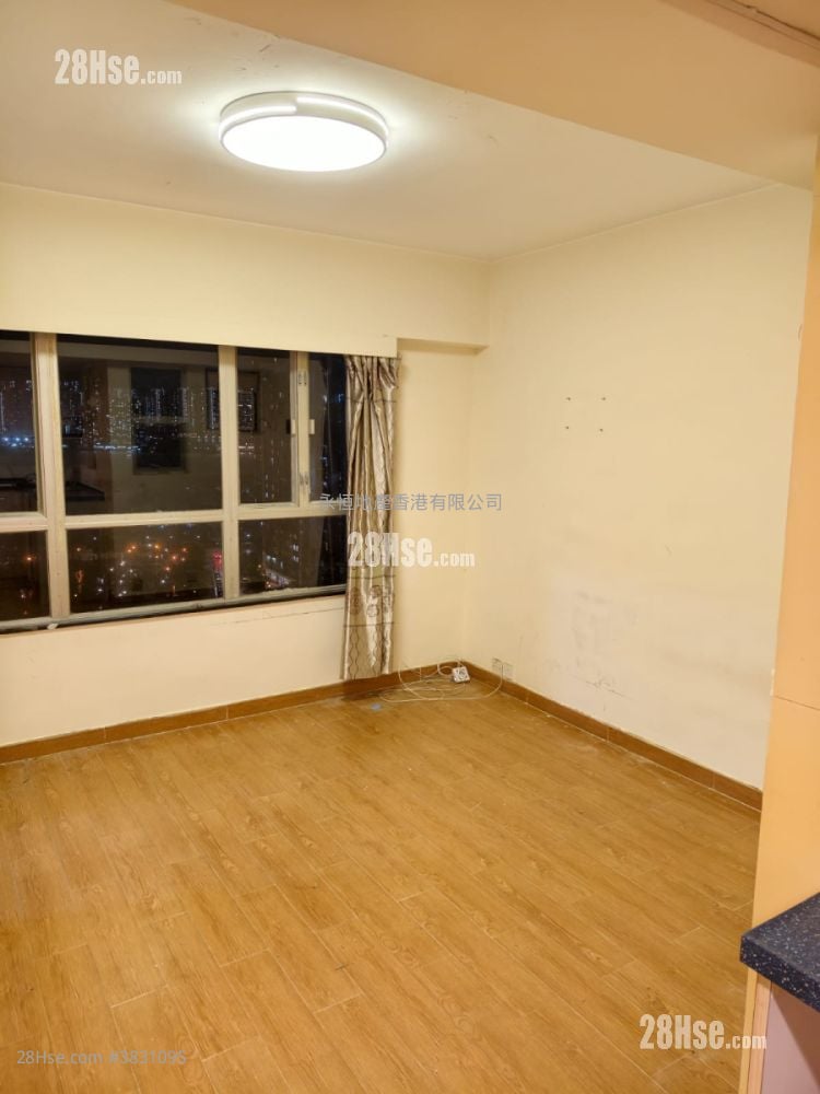 Hing Man Mansion Rental 1 Bathroom 192 ft²