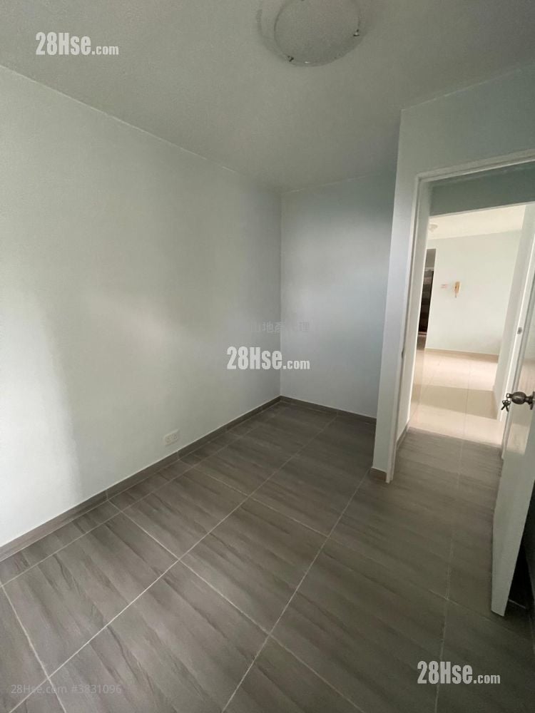 Kam Ying Court Rental 3 Bedrooms , 1 Bathroom 554 ft²