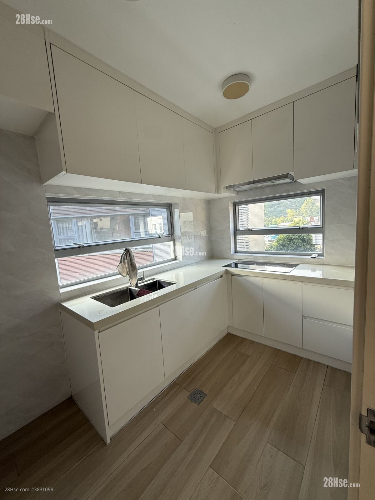 Lung Kwu Tan Rental 3 Bedrooms , 2 Bathrooms 700 ft²