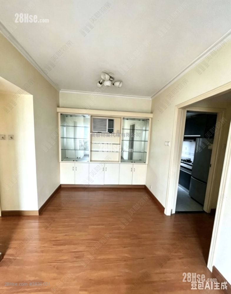 Well On Garden Sell 3 Bedrooms , 1 Bathroom 502 ft²