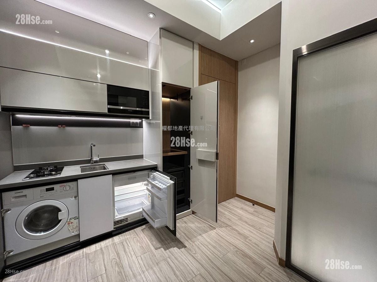 The Vantage Rental Studio , 1 Bathroom 218 ft²